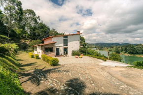 La Villa, Espectaculares vistas al lago Peñol-Guatape